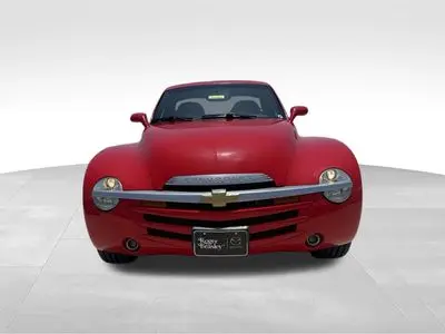 2004 Chevrolet SSR LS photo 2
