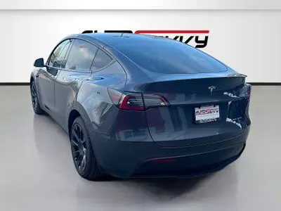 2023 Tesla Model Y Long Range Dual Motor AWD photo 5
