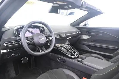 2026 Aston Martin Vantage undefined photo 4