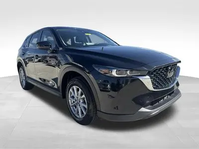 2023 Mazda CX-5 S Preferred package Auto AWD photo 3