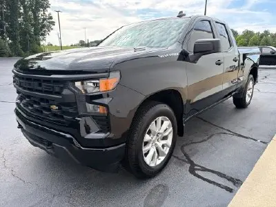 2025 Chevrolet Silverado 1500 Custom Double Cab Standard Box photo 4