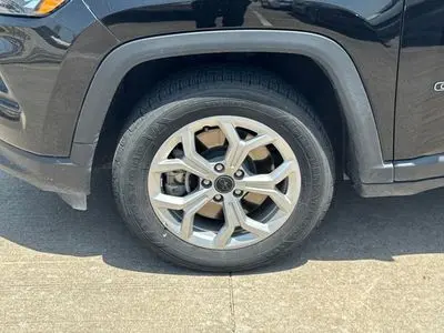 2025 Jeep Compass Latitude 4X4 photo 5