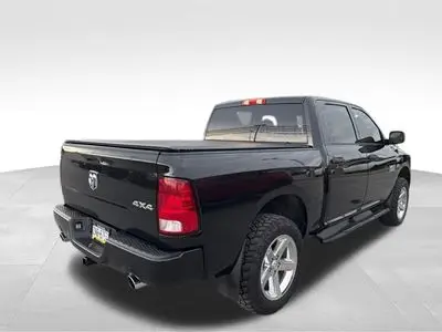 2018 RAM 1500 Express 4x4 Crew Cab 5'7 photo 4