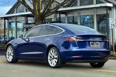 2020 Tesla Model 3 Long Range Dual Motor All-Wheel Drive photo 4