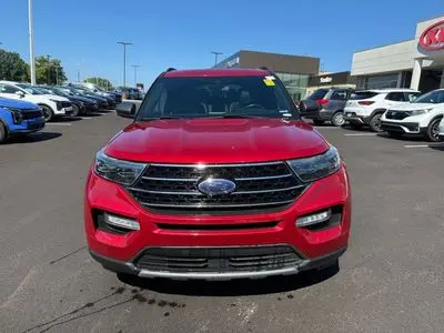 2020 Ford Explorer XLT 4WD photo 2