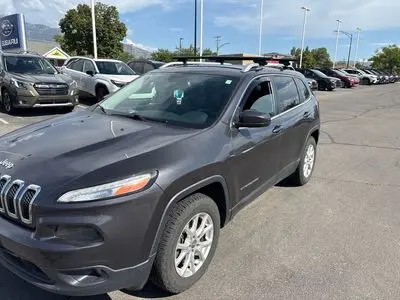 2015 Jeep Cherokee Latitude 4X4 photo 3