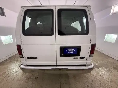 2012 Ford E-Series XLT E-350 Super Duty Extended photo 5