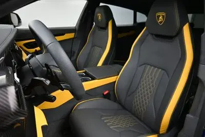 2025 Lamborghini Urus 4.0 V8 PHEV SE photo 5