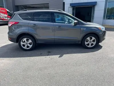 2015 Ford Escape SE photo 2