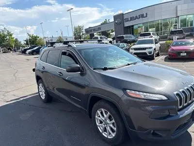 2015 Jeep Cherokee Latitude 4X4 photo 2