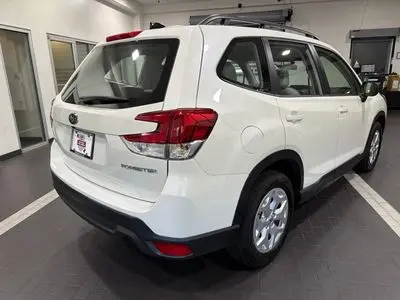 2024 Subaru Forester Base photo 5