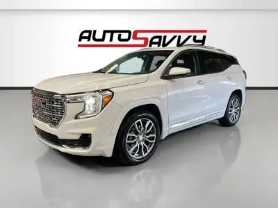 2024 GMC Terrain Denali AWD photo 3