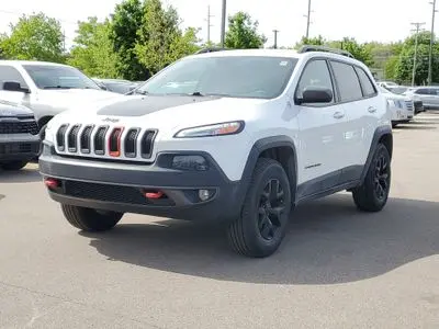 2016 Jeep Cherokee Trailhawk 4x4 photo 2