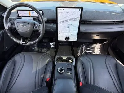 2023 Ford Mustang-Mach-e Premium photo 3