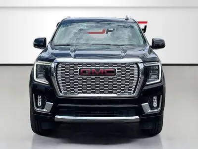 2021 GMC Yukon Denali AWD photo 2