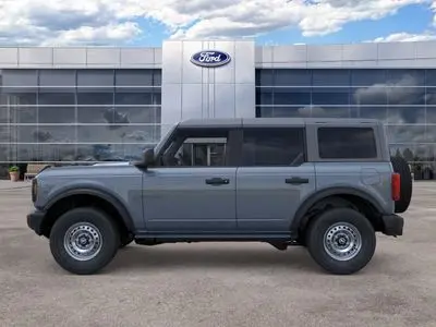 2025 Ford Bronco Base 4x4 photo 3
