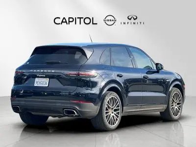 2023 Porsche Cayenne E-Hybrid photo 5