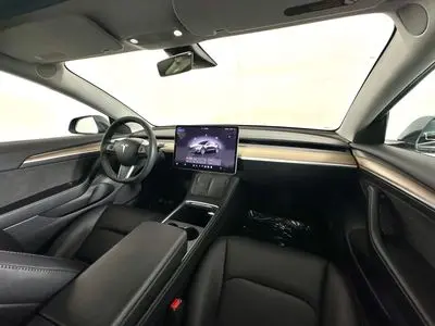 2023 Tesla Model 3 Long Range photo 2
