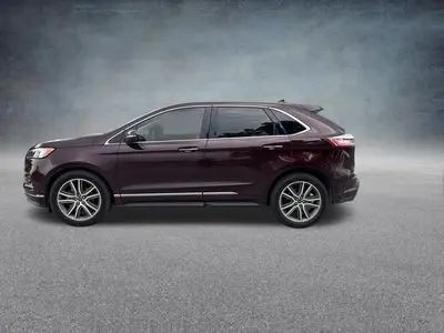 2019 Ford Edge Titanium photo 2