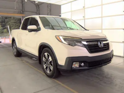 2019 Honda Ridgeline RTL-T photo 3