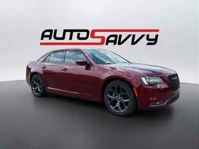 2023 Chrysler 300 S photo 3
