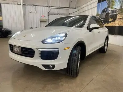 2016 Porsche Cayenne S photo 3
