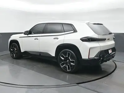 2023 BMW XM Base photo 5