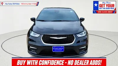 2026 Chrysler Pacifica Select photo 3