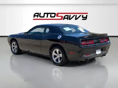 2021 Dodge Challenger SXT Auto photo 5