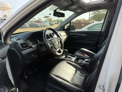 2019 Honda Ridgeline RTL T photo 4
