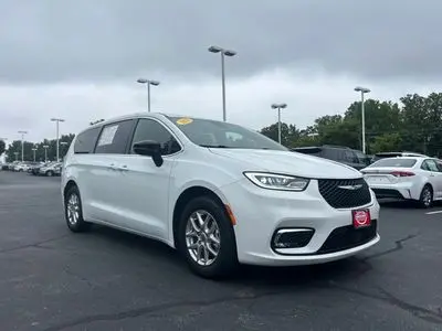 2025 Chrysler Pacifica Select photo 4
