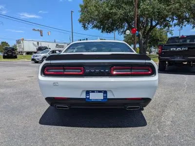 2023 Dodge Challenger SXT Auto photo 5