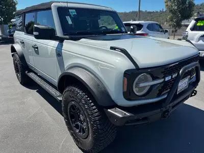 2023 Ford Bronco Wildtrak 4x4 photo 3