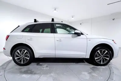 2024 Audi Q5 45 Premium Plus photo 5