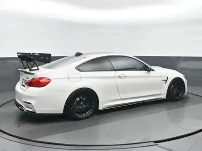 2015 BMW M4 Base photo 3