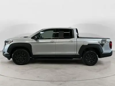 2022 Honda Ridgeline Sport AWD photo 2