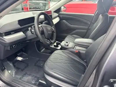 2023 Ford Mustang-Mach-e Select photo 3