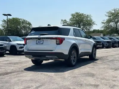 2026 Ford Explorer Active 4WD photo 3