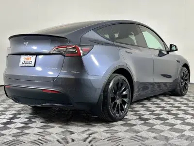 2022 Tesla Model Y Long Range Dual Motor AWD photo 4