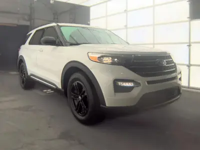 2022 Ford Explorer XLT RWD photo 3