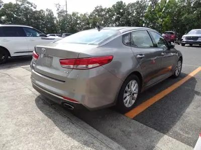 2017 Kia Optima EX AT photo 4