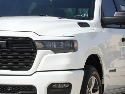 2026 RAM 1500 Express Crew Cab 5'7 photo 4