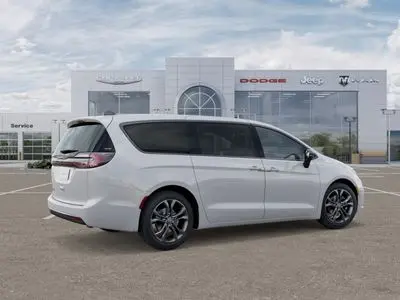 2026 Chrysler Pacifica Select photo 4