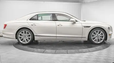 2026 Bentley Flying Spur undefined photo 5