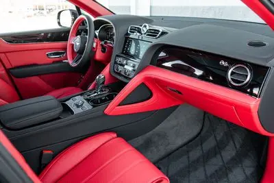 2024 Bentley Bentayga V8 EWB photo 2