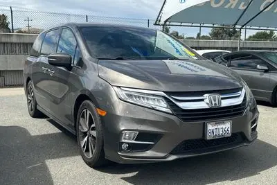 2019 Honda Odyssey Elite photo 2