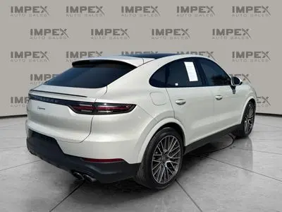 2022 Porsche Cayenne Base photo 5