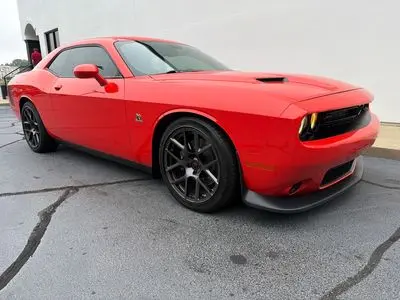 2017 Dodge Challenger Scat Pack photo 2