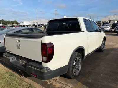 2019 Honda Ridgeline RTL T photo 2
