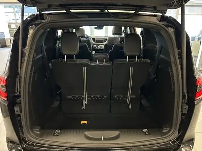 2026 Chrysler Pacifica Select AWD photo 3